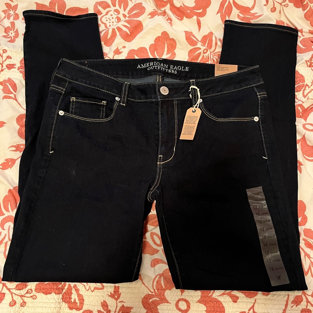 NWT AE CLASSIC RINSE SUPER SKINNY JEANS SIZE 12 REG LENGTH LOW RISE